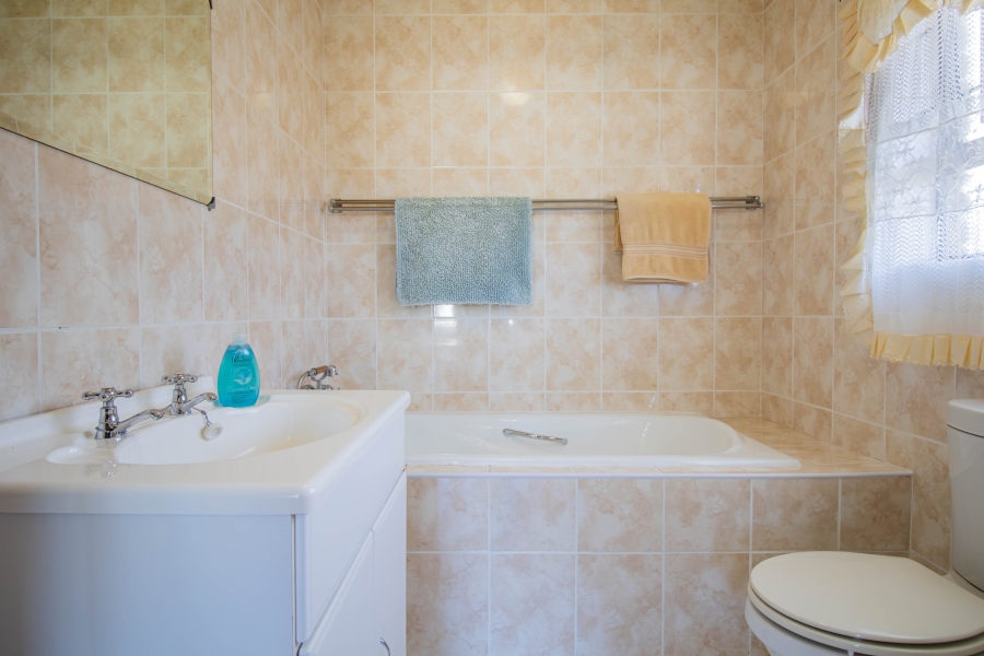 6 Bedroom Property for Sale in Myburgh Park Western Cape